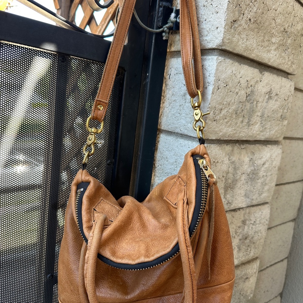 Chic Tan Leather Hobo Bag